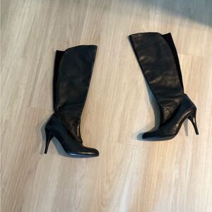 Stuart Weitzman Black Leather Knee-High Boots – Size 8
